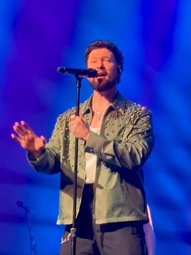 Calum Scott Performs "Lighthouse" On His Avenoir Tour #calumscott #lighthouse