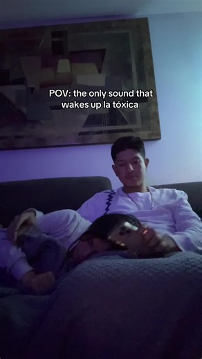 POV: El único sonido que despierta a la tóxica