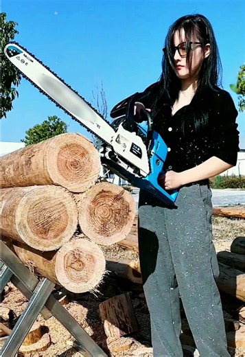 Upgraded fuel pipeline ensures smooth oil supply, avoiding flameout. Reliable performance under intense continuous work. #powertool #gasolinechainsaw #wholesale #fyp #b2b