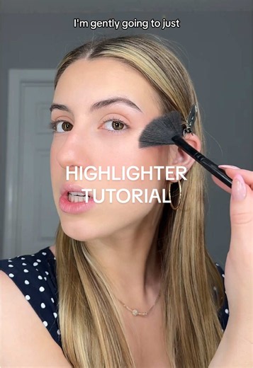 How to use POWDER HIGHLIGHTER✨ #makeuptutorial #highlighter #highlightertutorial #makeuphacks