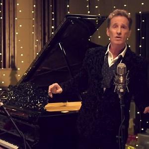 Disfruta esta navidad con lo mejor de Emmanuel❤️ un disco moderno, alegre y divertido. 🎄✨ 👉🏻 http://bit.ly/2OVGB45 | Sanborns