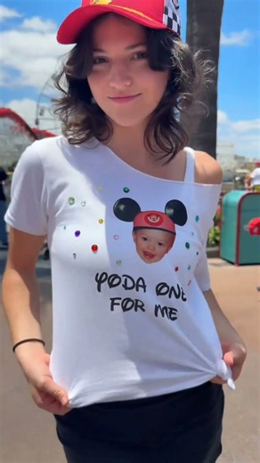 Natalie Alyn Lind, Alyvia Alyn Lind, Barbara Alyn Woods and friends have fun at Disneyland