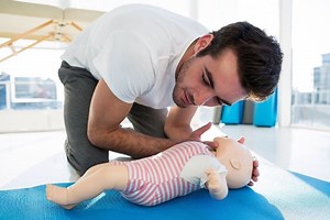 Resuscitation manoeuvres: cardiac massage on children