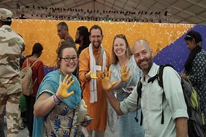 WATCH Kumbh Mela 2019: Over 7500 people participate in handprint painting to set Guinness World Record
