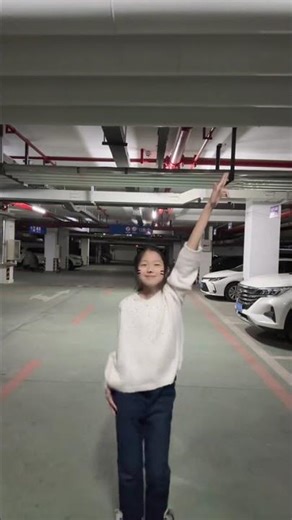 Master the Dot Dance Challenge with Yao