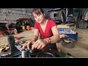 The Genius Girl Successfully Repairs and Completes the Excavator