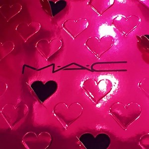 5.4K views · 41 reactions | Happy Valentine's Day from us to you! Shop online today and use the promo code 'XOXO' to receive three free deluxe samples. | M·A·C Cosmetics | Facebook
