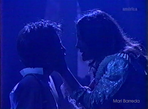 #TBT #Milagros25años La promesa y el inicio del final. Después de escapar de la hacienda en llamas, Raquel y José Antonio ven destruido toda su vida, todo su mundo.. 🎭 : Armando Mayta y yo (Mari Barreda) Mari Barreda 📺 : 2000-01 América Producciones para América Televisión América Televisión 🎵: A los autores Digitalización: Daniel Laverián y Richard Herrera #telenovela #milagros #telenovelaperuana | Mari Barreda
