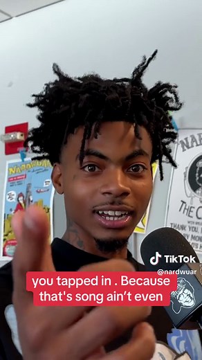 Here’s a clip of a *new* interview I did with Lazer Dim 700 at The Summer Smash ! Check out the *FULL* interview at the link in my BIO ! Doot doo ! @lazerdim700 @The Summer Smash @Cole Bennett @Lyrical Lemonade #summersmash #lyricallemonade #lazerdim700 #nardwuaredits #nardwuar #bridgeviewillinois #dootdoo