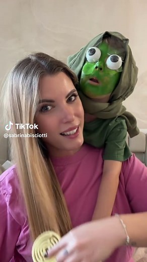 Rapunzel e Pascal: Uma Aventura Encantadora