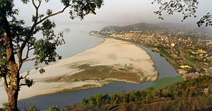 La Chine lance la construction d’un méga-barrage controversé au Tibet