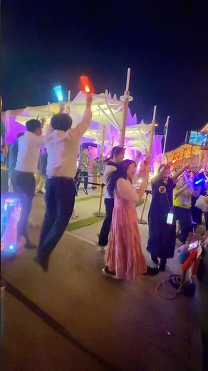 関西万博インドネシアパピリオンのスタッフダンスAKB48