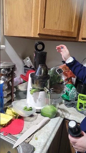 juice extractor demonstration