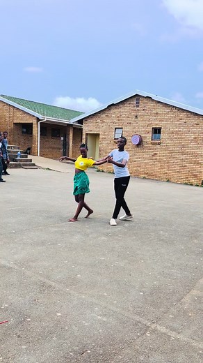 Sya Scott Maphumulo (@syascottmaphumulo)’s videos with Elevated Mood - Sinakho Dance Band