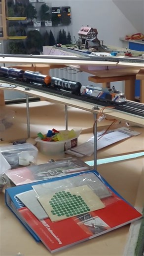 Hier soll mal eine Brücke entstehen #anlagenbau #train #h0 #railway #model #modeltrains # Brücke