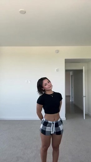 #stitch with @leilanibanani ➡️➡️➡️@lanamoryyy