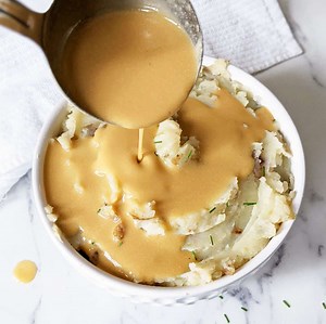 Easy Vegan Gravy (oil-free)