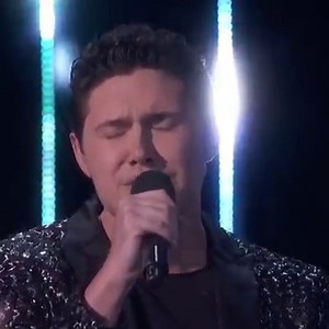 One year ago today was the finale of America's Got Talent, one of the most memorable and exciting nights of my life! And now, a year later, I’m headlining at Caesars Palace! AGT, thank you! I would not be where I am today without you! Break a leg to everyone performing in tonight’s finals, can’t wait to watch!! #breakaleg #goodluck #agt #danielemmet #americasgottalent #singer #classicalcrossover #crossoversinger #italiansinger #perfectsymphony #edsheeran #andreabocelli #simoncowell #gottalent #n