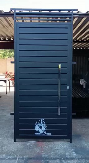 Portão Social em Chapa Frisada: Detalhes e Qualidade