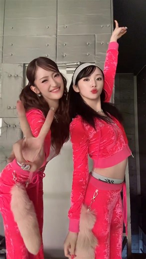 𝐆𝐢𝐫𝐥𝐬²(ガールズガールズ) on Instagram: "､ｷ″ゃゑ､ｷ″ゃゑ💖 ┈┈┈┈┈┈┈┈┈┈ Girls² × 24karats COLLABORATION受注販売中🩷 PRE-ORDER：10月26日(日)23:59まで✔︎ 24karats TOKYOにてサンプル展示中 #Girls2 #小川桜花 #山口綺羅 #ギャル #平成ギャル"