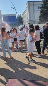 15K views · 93 reactions | Bătaie cu prafuri colorate dupa Crosul Coloract organizat de Rotary Botosani. Detalii in primul comentariu | BotosaniNews | Facebook