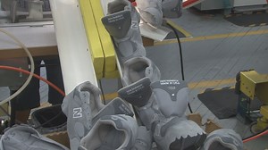 Mandate of USA-made sneakers in military heads to Obama