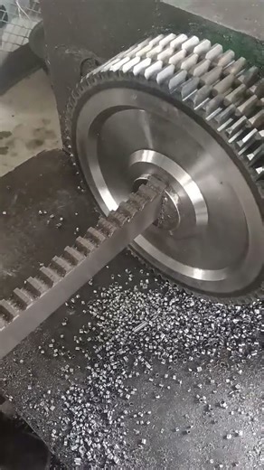 spline broaching with 18 keys #craneparts #machine #broaching #spline #HLCRANE