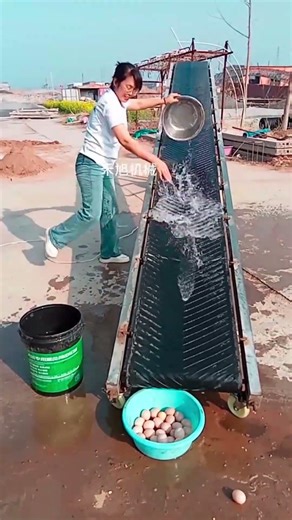 Portable Foldable Belt Conveyor for Flexible Operations. #shorts