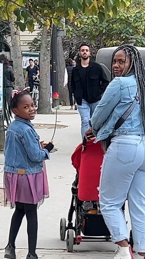 2.7M views · 10K reactions | How do we change the world? One random act of kindness at a time ♥️ #positivity #changeyourmindset | Julien Magic | Facebook