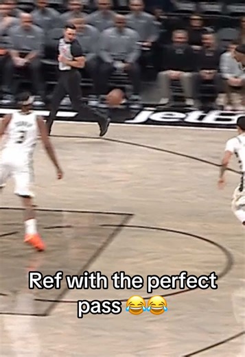 Incredible Basketball Pass by Referee