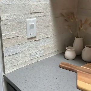 3.5K views · 40 reactions | Our peel and stick stone wall tile is the perfect way to add a dramatic flair to any space. Double tap if you agree! Video @the.becktriplets | Tic Tac Tiles - Self adhesive 3D Tiles | Facebook