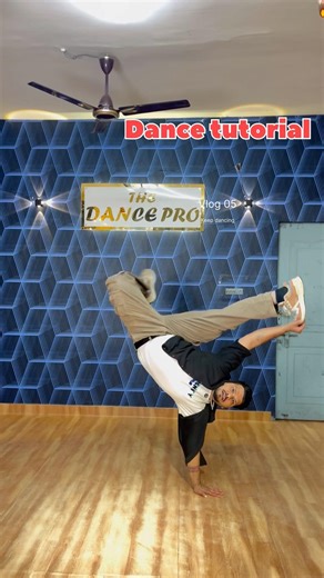 One handstand tutorial 🤟🏻😎 #trending #onehandstand #dancetutorial #shortsdance #tutorial #dancer￼