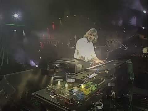 Pink Floyd - Round and Around - Live in Venice (Official Video)