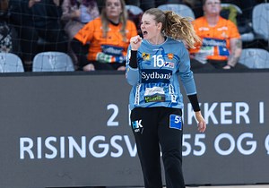 A touch of class or 14 touches? 😉 Althea Reinhardt 51% - 14 redninger! 👊🔥 . . . #vikæmperforodense #komsåodense #odensehaandbold #orangepower #handball #handballteam #handballplayer #handballlife #handballplayers #handballfamily #handballpassion #superwomen #onfire #handballworld #highlights #reels #sports #sejr #victory | Odense Håndbold
