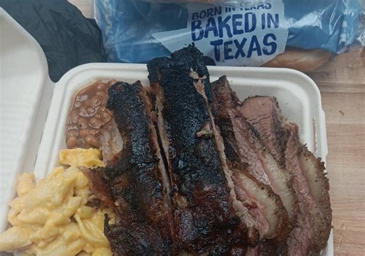 Blind BBQ Master in Dallas Blows Away Guests with Brisket Cooked by Touch and Smell