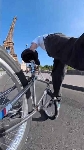 Eiffel Tower BMX Cruise 🚲🥖 🎥- Insta360 X5