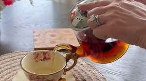 1200ml Glass Teapot, with Removable Stainless Steel Infuser, 40oz Stovetop Safe Teapot Gift Set, Perfect for Blooming and Loose Leaf Glass Pitcher Tea