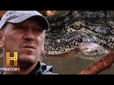 Rising Tides and Flooded Lines | Swamp People *Marathon*