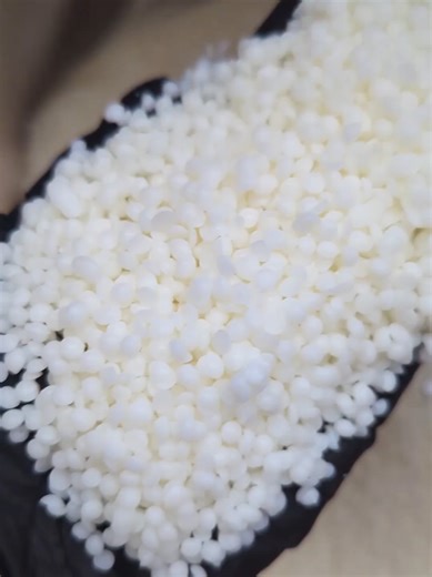 Avec ça et ça, je peux faire une bougie magique 🕯️✨ avec un message caché 😍 Une étoile en toi, la magie s'éveille... #candlemaking #candle #hiddenmessage #messagecaché #bougie