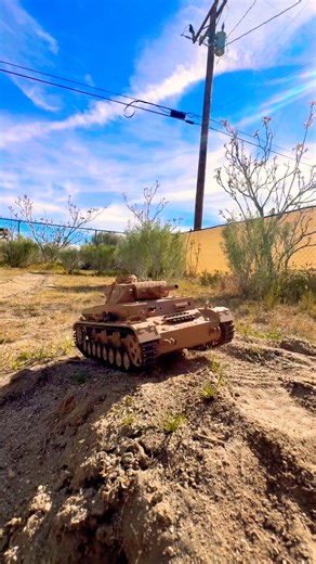 Rc panzer4 tank 1:16 scale rc tank driving over dirt #kaibuilds # bollens #rc￼