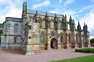 The Secrets of Rosslyn Chapel: What’s Really Hidden Inside?