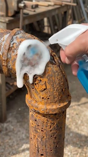 Rusty Pipe Elbow Fix: DIY Plumbing Rescue!