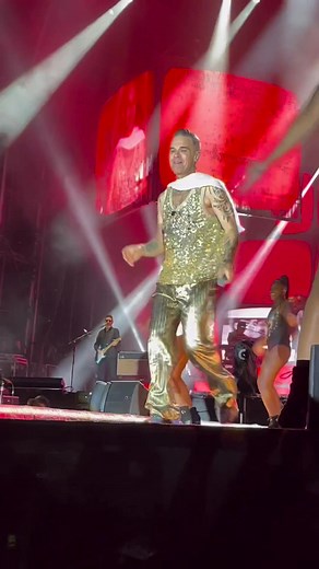 303K views · 2K reactions | Not your average Sunday night view! Robbie Williams entertaining us with all the moves for HeritageLive Concerts at #sandringham  credit: Rachael Wood #Robbie #robbiewilliams #robbielive | Robbie Williams Fanfest | Facebook