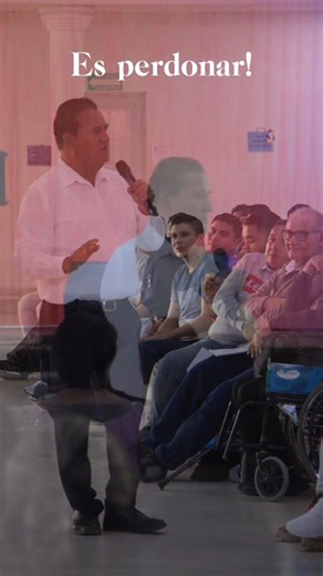 ✨ El poder del perdón ✨ La Biblia nos enseña que perdonar no es solo un acto hacia los demás, sino también un regalo para el corazón. Jesús dijo: “Perdonen, y serán perdonados” (Lucas 6:37). Perdonar libera, sana heridas y abre espacio para la paz de Dios en nuestra vida. No solo perdones a quienes te han herido… también aprende a perdonarte a ti mismo. 💖 El perdón no cambia el pasado, pero transforma tu presente y tu futuro. 🙏 | Iglesia Salmo 91 La Piedad.