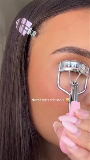 Brushworks Eyelash Curler – Pink