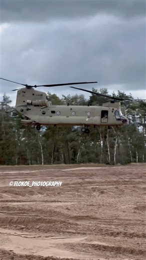 RNLAF 🇳🇱 CH-47F Chinook - Lowflying #chinook #helicopter #military #aviation #ch47 #viral
