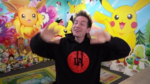 Pokémon GO Booster Box Opening