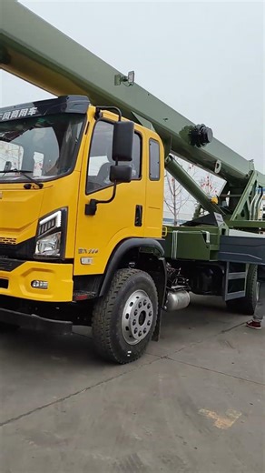 16-ton export-grade roof crane! Features include double-section hydraulic outriggers,