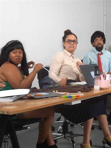 NEW SERIES ON POPTV 🤩 Enn ta zafer deroule da san biro fonksioner la... Mais zordi, bel problem lor zot! #poptvmoris #fonctionnaires #stamp @johnducon @mr_yanesh @lylyevergreen @sheryl.k.smith @vinceduverge