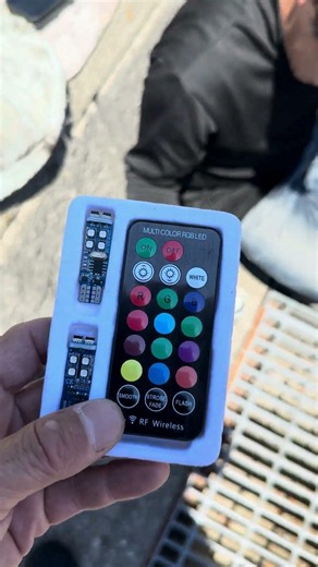 修理整備してもらってポジションランプも頂きました有難う御座います